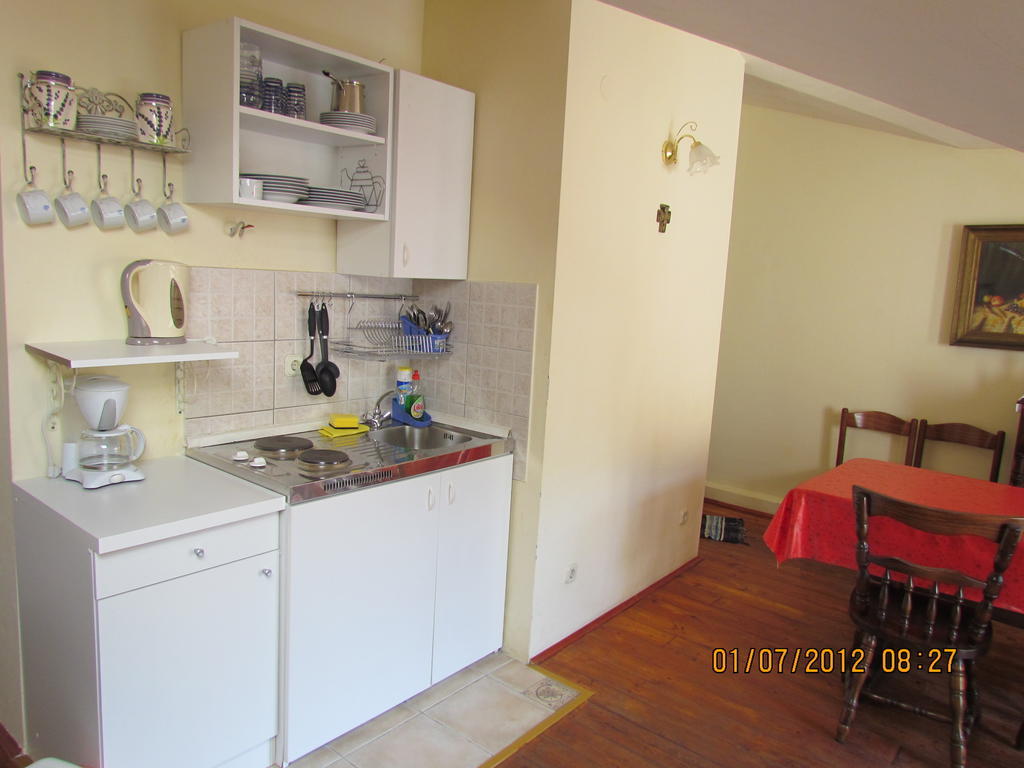Apartments Senko Trpanj Rum bild